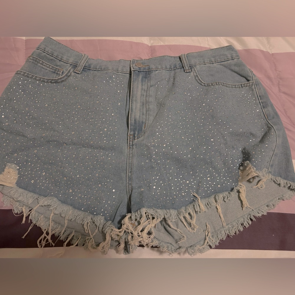 New!! Never wore! Beautiful shorts!!